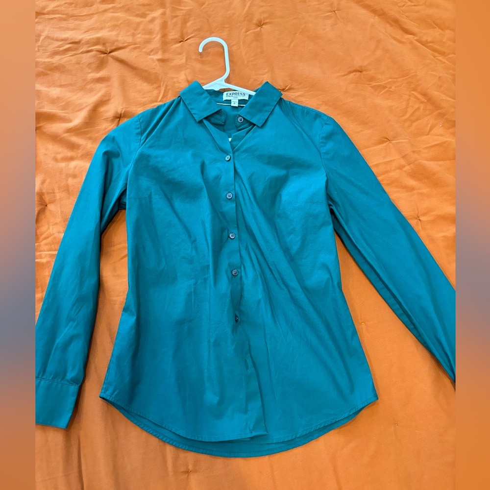 Women’s Express essential shirt, size s, forest green